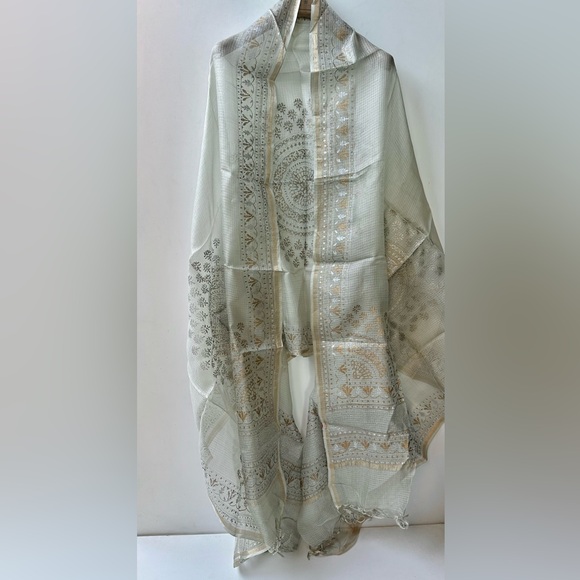New 100% Silk Elegant Sheer Gray Gold Shawl Wrap 104”x35”
